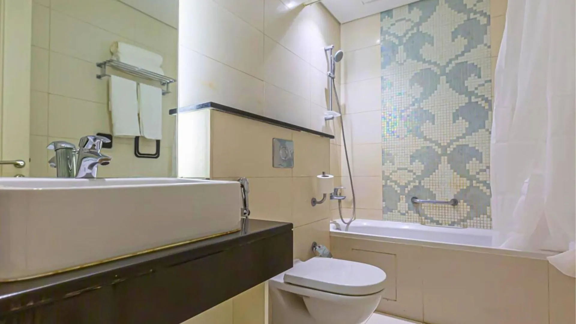Stylish 2 Bedroom - Business Bay - 502 Dubai